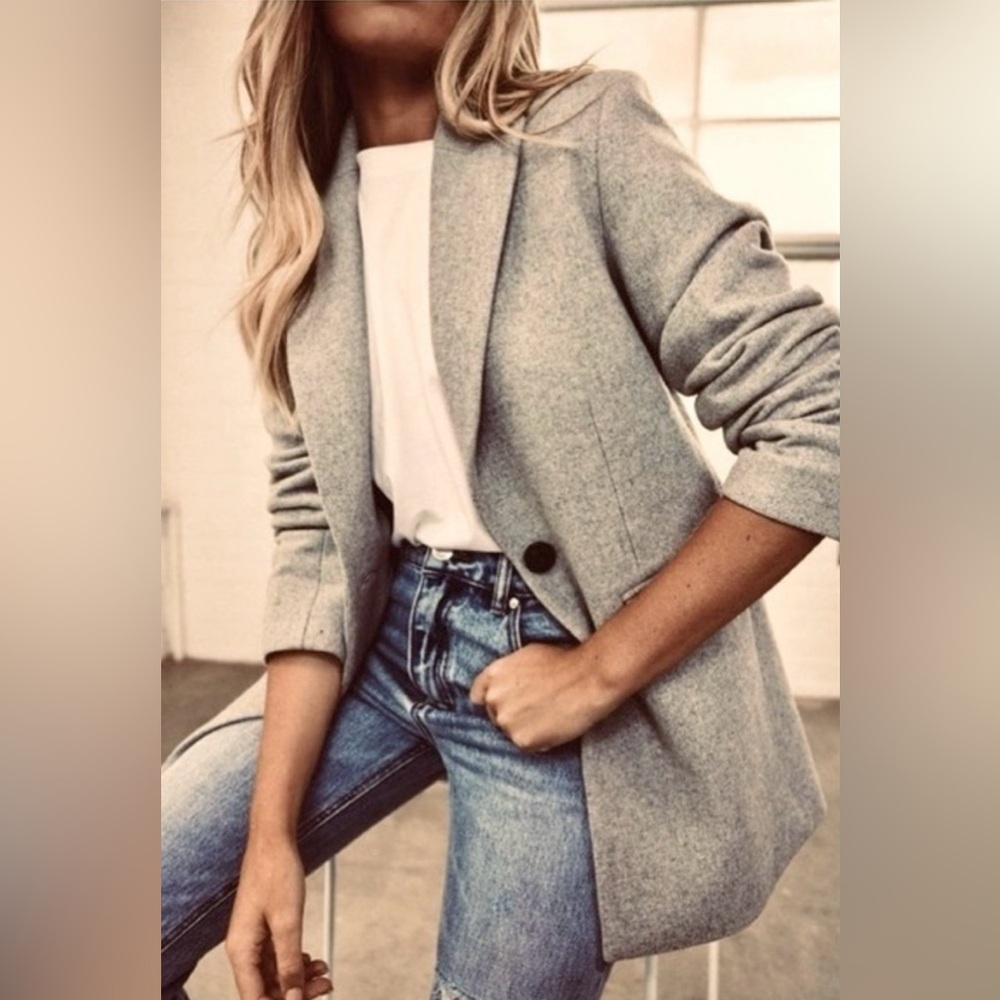 Vintage Oscar de la Renta Light Gray Blazer